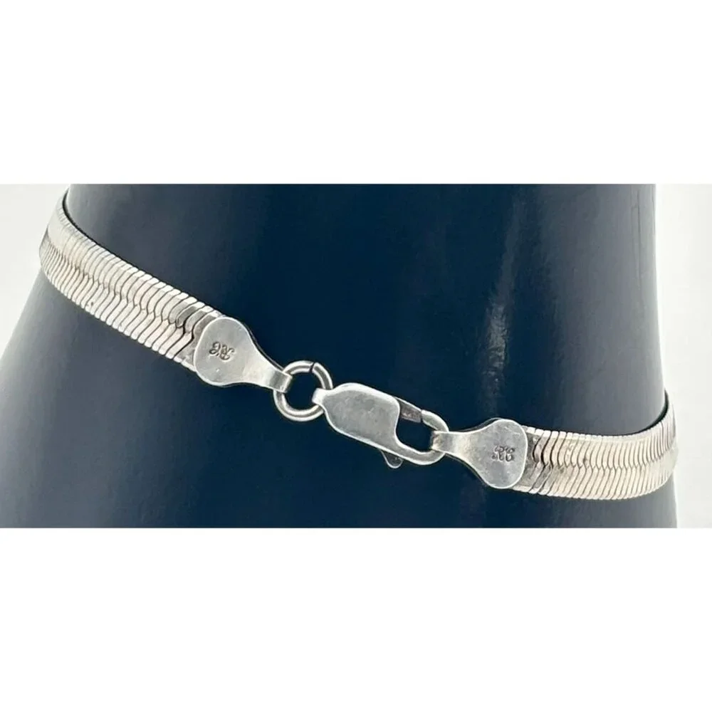 Vintage Sterling Silver Herringbone Bracelet Made in Italy With Maker's Hallmark - Picture 8 of 14